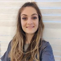 Maya Farlow - BVM BVS MRCVS Veterinary Surgeon