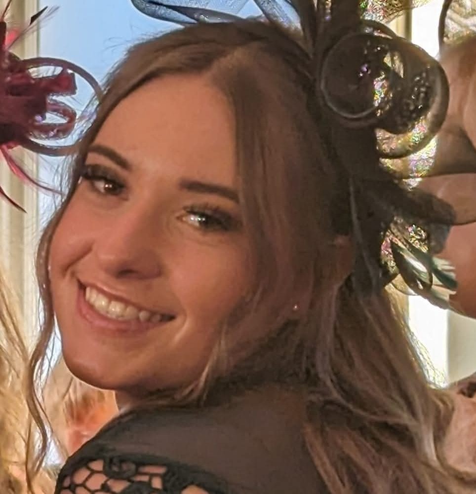 Isla Gibson - Receptionist