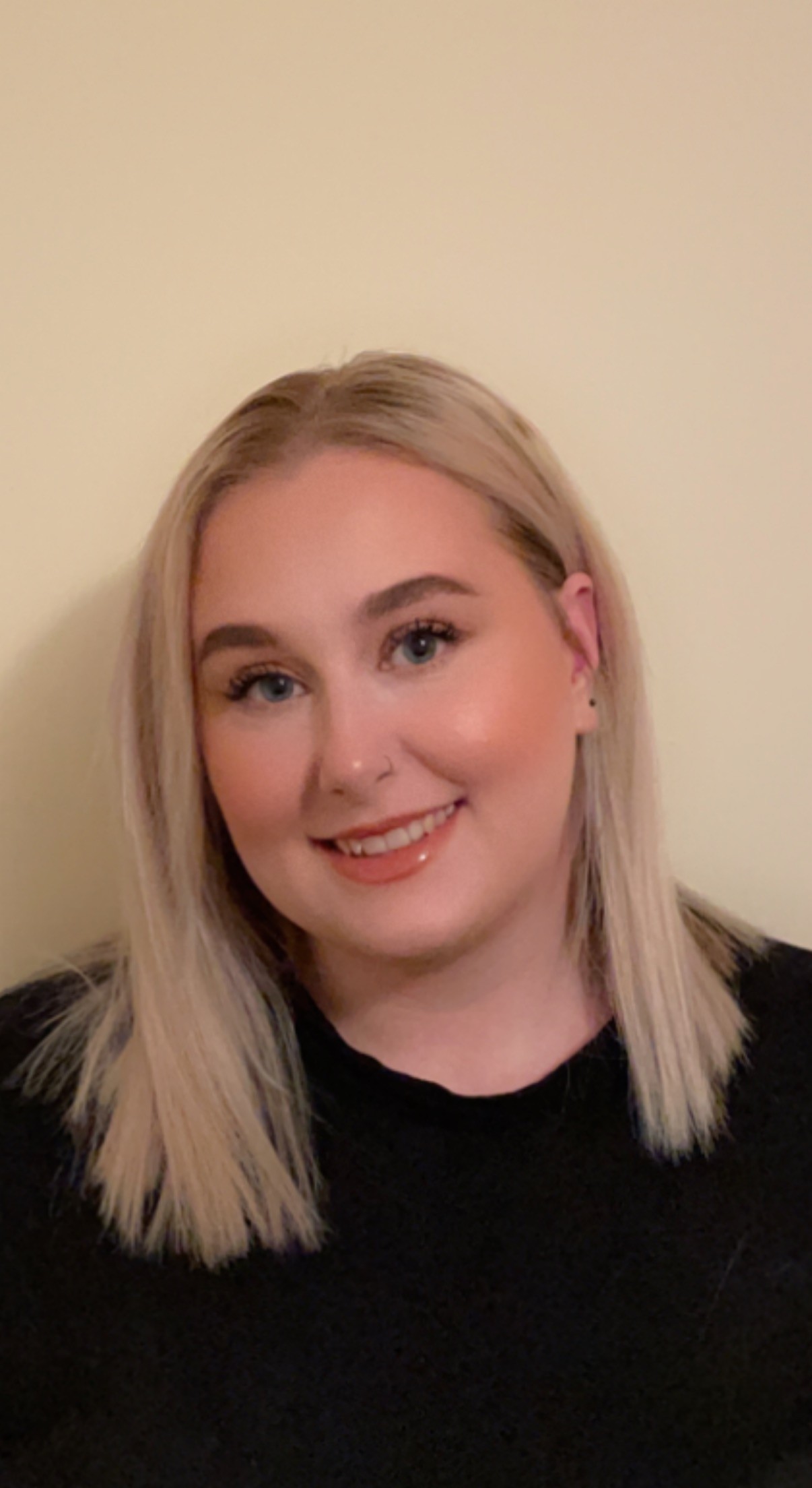 Nikki Holt - Receptionist